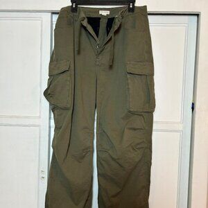 Good American Cargo Utility Barrel Wide leg Olive Green Pants Size 10/30 Street